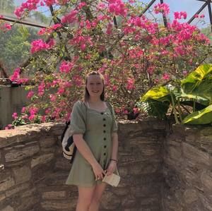 Meet your Posher, Hope